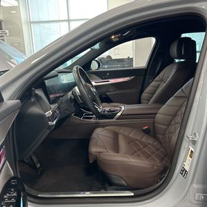 2025 BMW 740I XDRIVE 照片 30