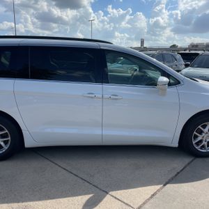 2022 Chrysler PACIFICA TOURING L — миниатюра 11
