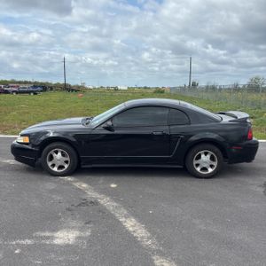 FORD MUSTANG BASE - 3