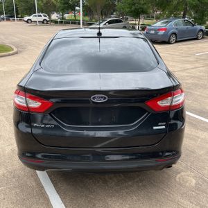 FORD FUSION SE - 7