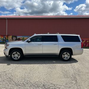 CHEVROLET SUBURBAN LT - 3
