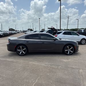 2017 Dodge CHARGER SE — фото 10