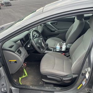2014 Hyundai ELANTRA SE — миниатюра 32