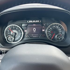 صورة مصغرة 40 لـ 2023 RAM 1500 LARAMIE