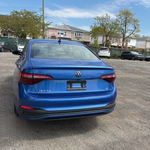 VOLKSWAGEN JETTA SE - 7