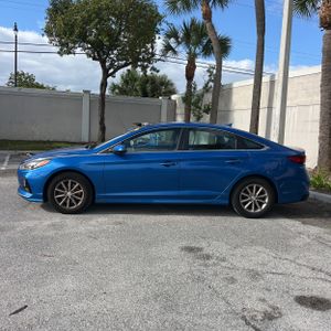 HYUNDAI SONATA SE - 3