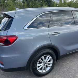 صورة 9 لـ 2019 KIA SORENTO LX