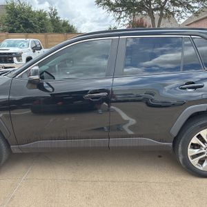 صورة 3 لـ 2022 Toyota RAV4 XLE PREMIUM