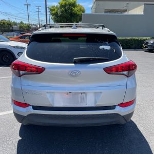 HYUNDAI TUCSON SE PLUS - 7