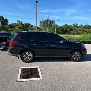 2017 Nissan PATHFINDER SV 照片 10