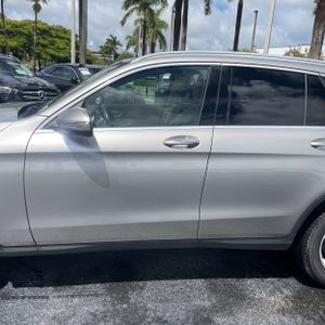 MERCEDES-BENZ GLC - 4
