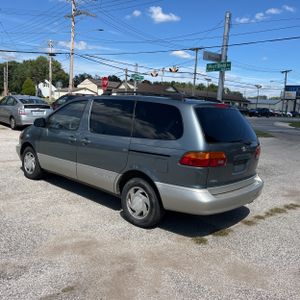 2000 Toyota SIENNA XLE photo 5