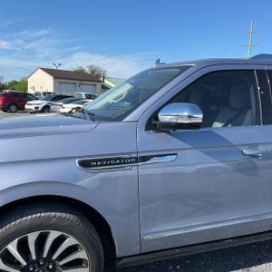 LINCOLN NAVIGATOR L BLACK LABEL - 2