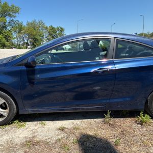HYUNDAI ELANTRA COUPE GS - 4
