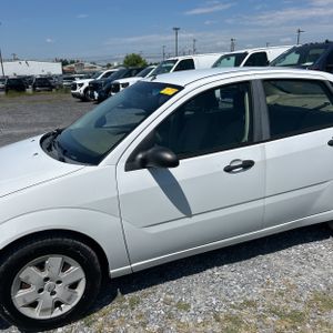 FORD FOCUS SE - 2