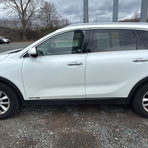 KIA SORENTO LX V6 - 4