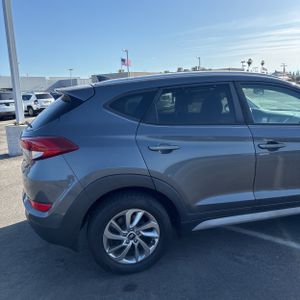 HYUNDAI TUCSON SEL - 9