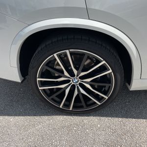 2025 BMW X5 M60I — миниатюра 19