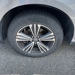2017 Acura MDX SH-AWD photo 17