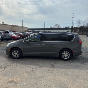 CHRYSLER PACIFICA TOURING L - 3