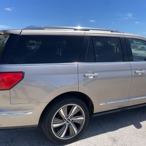 LINCOLN NAVIGATOR RESERVE - 9