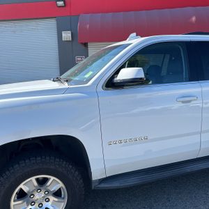 CHEVROLET SUBURBAN LT - 2