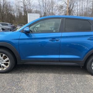HYUNDAI TUCSON SE - 4