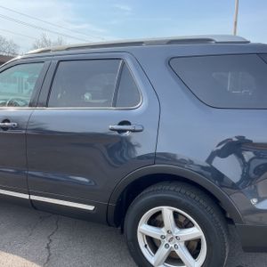 FORD EXPLORER XLT - 6