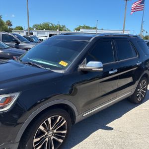 FORD EXPLORER PLATINUM - 2