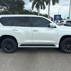 صورة 10 لـ 2023 Lexus GX 460 BASE