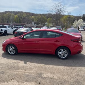 HYUNDAI ELANTRA SEL - 3