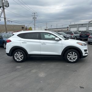 HYUNDAI TUCSON VALUE - 10