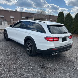 MERCEDES-BENZ E-CLASS - 5