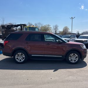 FORD EXPLORER XLT - 10