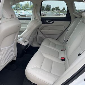صورة مصغرة 34 لـ 2022 Volvo XC60 B5 MOMENTUM