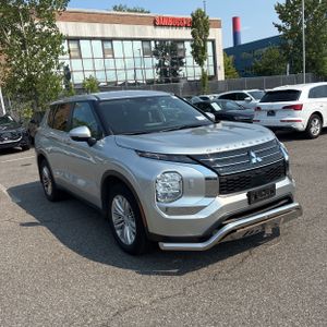 صورة 12 لـ 2023 Mitsubishi OUTLANDER ES