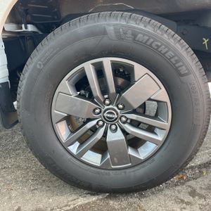 صورة مصغرة 18 لـ 2025 Nissan FRONTIER SV
