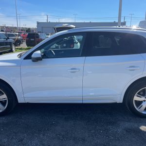 AUDI Q5 2.0T PREMIUM - 3