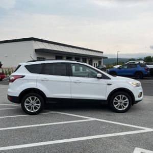 صورة 10 لـ 2018 FORD ESCAPE SEL