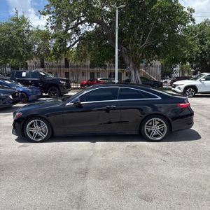 MERCEDES-BENZ E-CLASS - 3