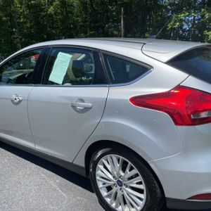 FORD FOCUS TITANIUM - 6