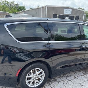 CHRYSLER PACIFICA TOURING L - 9