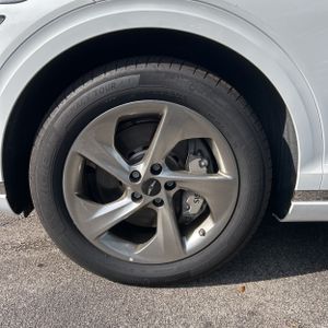 صورة مصغرة 17 لـ 2026 Genesis GV70 2.5T STANDARD