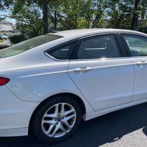FORD FUSION SE - 9
