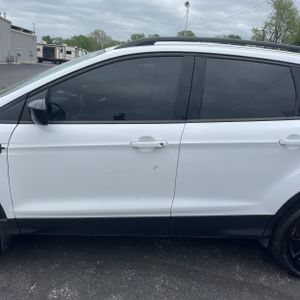 FORD ESCAPE SE - 4