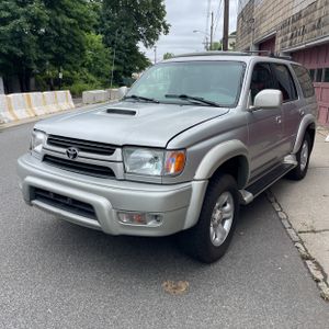 2001 Toyota 4RUNNER SR5 photo 1