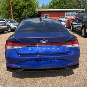 HYUNDAI ELANTRA SE - 7