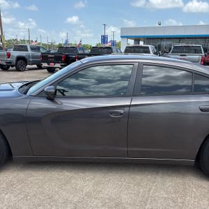 2017 Dodge CHARGER SE — фото 4
