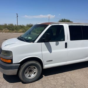 2004 Chevrolet EXPRESS 照片 2
