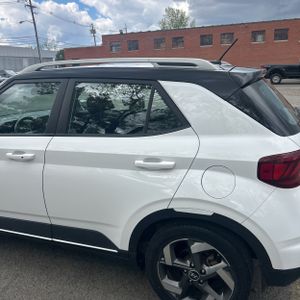 HYUNDAI VENUE LIMITED - 6